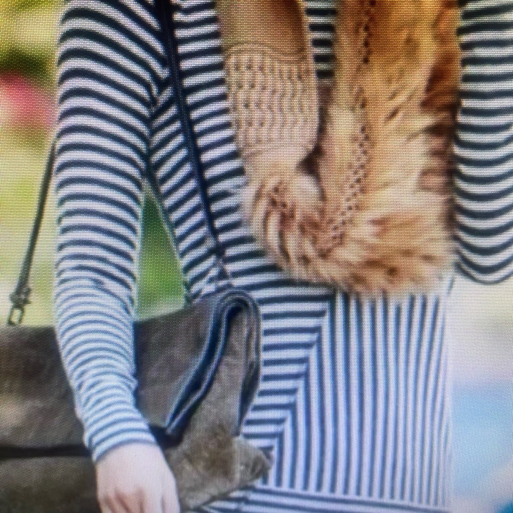 Cabi Ernest Striped Long Sleeve Tee- Navy and gray.  Size Extra Large. 3228.